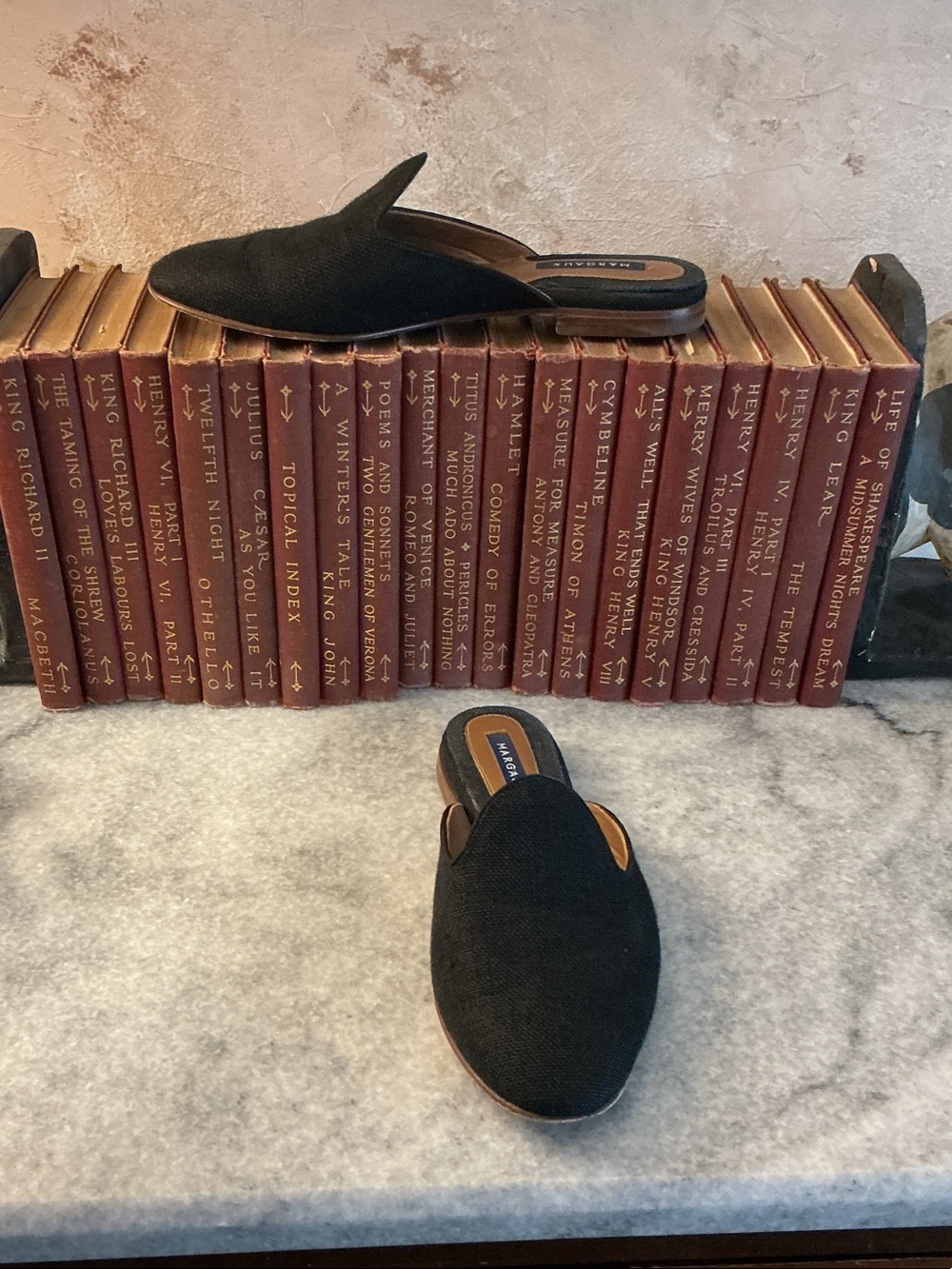 Margaux NY Black Linen Loafer Mules Shoes EUC 37 6.5 M